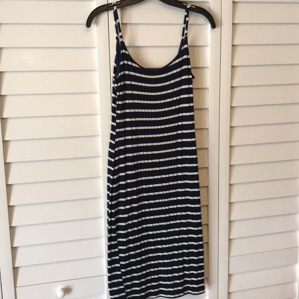 🔴 Fitted Spaghetti Strap Navy & White Dress